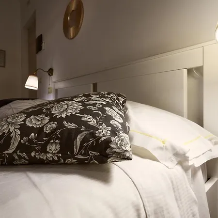 Quiet Night Pensionat 3*