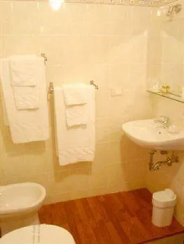 Hotiday Quiet Night Guest house