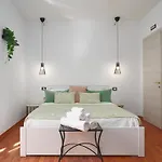 Hotiday Quiet Night 게스트하우스 3*