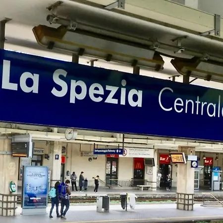 Quiet Night Konukevi La Spezia