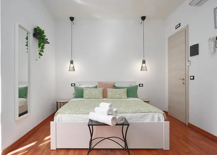 Hotiday Quiet Night Pensjonat 3*